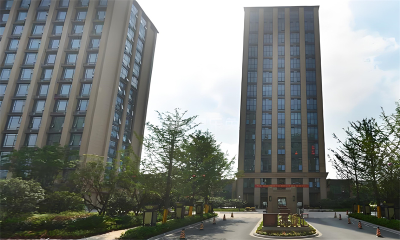 西城纪商务大厦