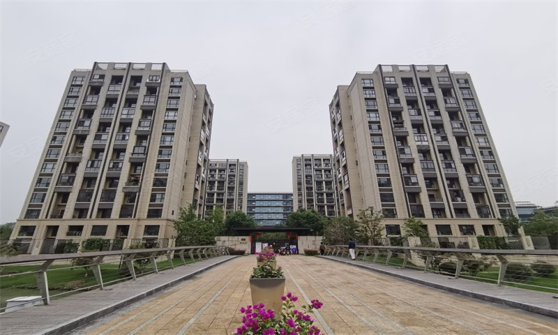 富力十号朗悦居