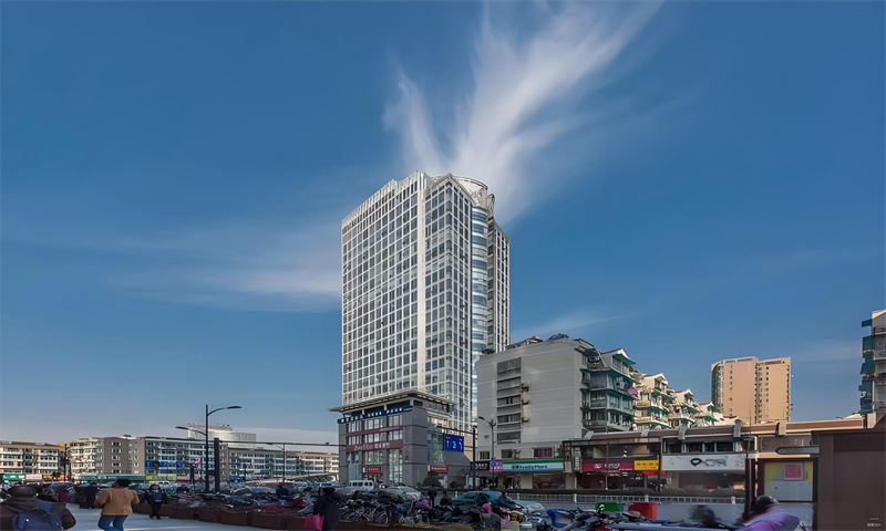 越都商务大厦犹如一颗冉冉升起的新星